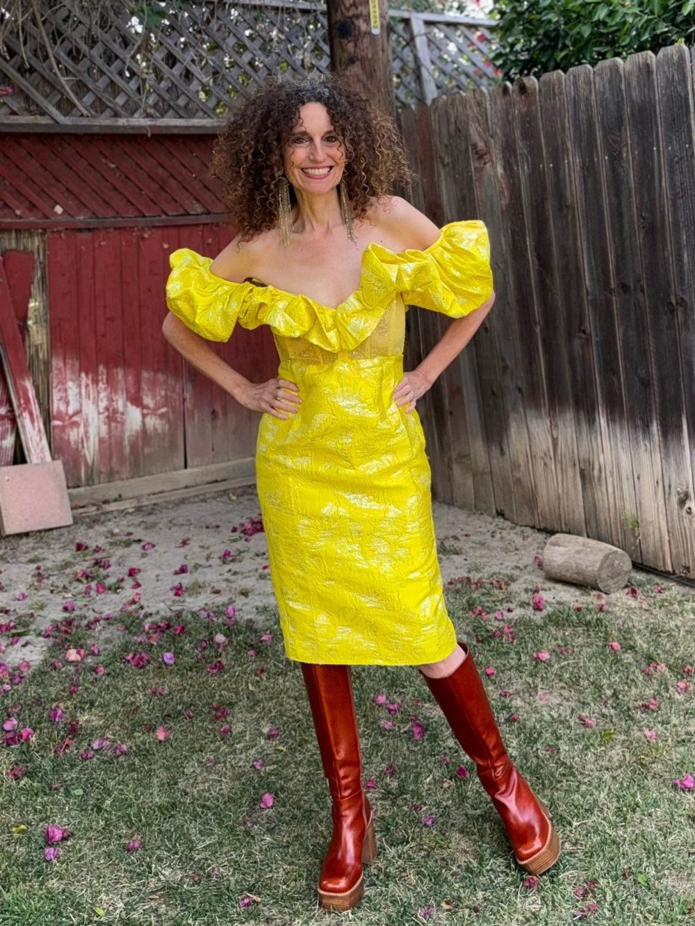 NWT BELLA BARNETT YELLOW HAWWWTIE!